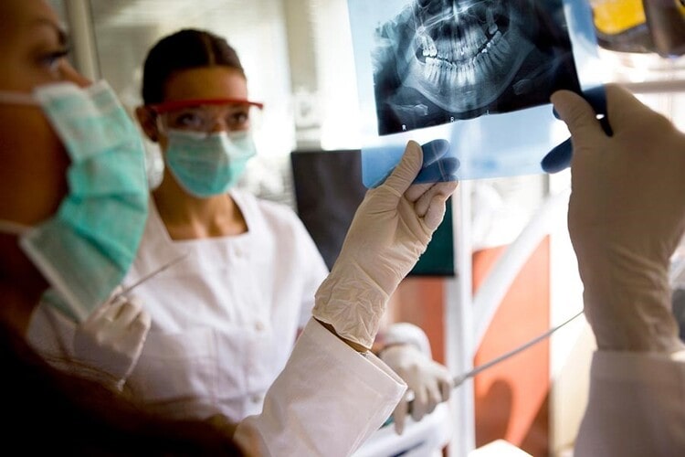 معاینه و رادیوگرافی دندان